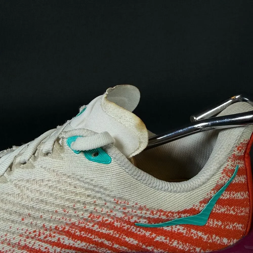 Hoka One One hoka one